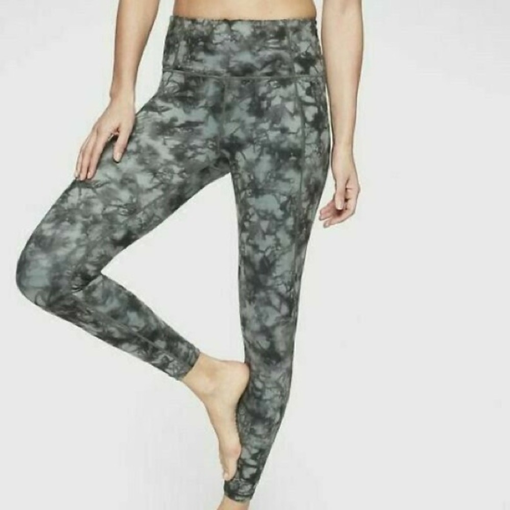 Athleta Women's Gray Blue Tie Dye Salutation Yoga 7/8 Legging S